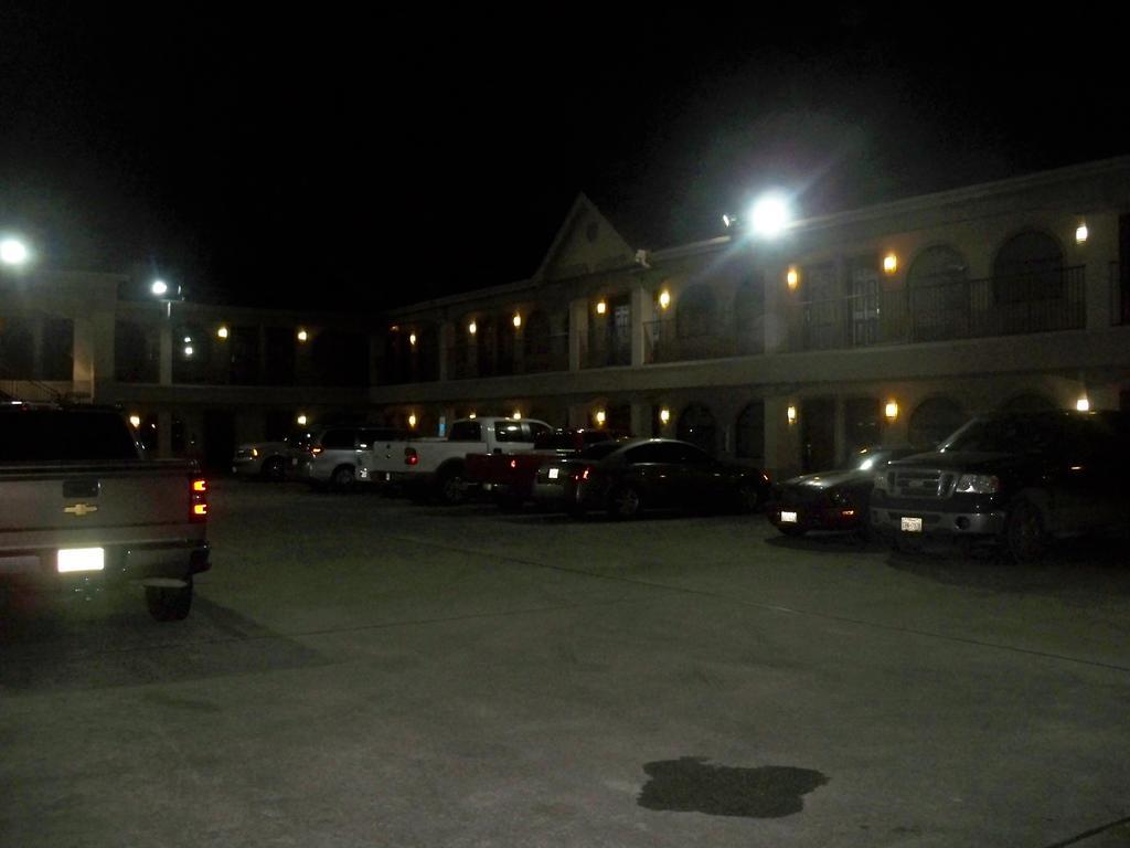 Scottish Inn And Suites Beaumont Exterior foto